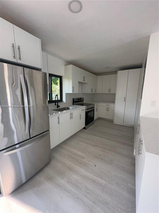 2983 NW 191st Terrace in Miami Gardens, FL - Building Photo