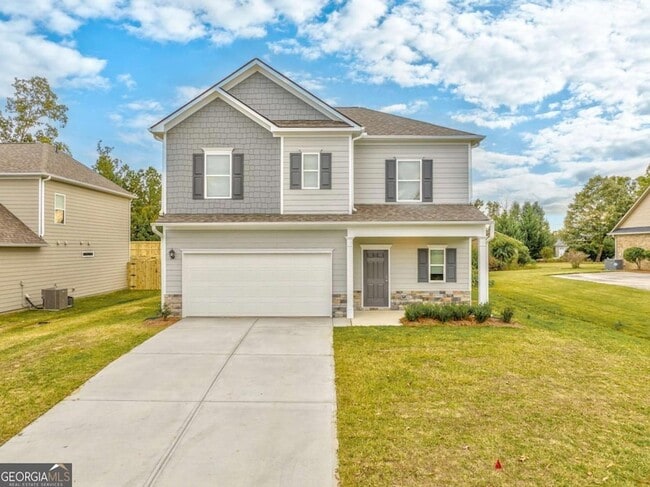 property at 8 Majestic Oaks Way NE