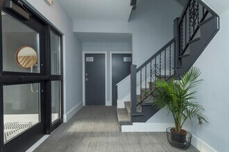 1999 Commonwealth Ave in Boston, MA - Building Photo - Building Photo