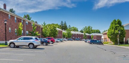 Nottingham Manor in Montvale, NJ - Foto de edificio - Building Photo