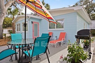 5202 28th Ave S in Gulfport, FL - Building Photo