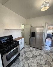 5371 Grace Pl in East Los Angeles, CA - Foto de edificio - Building Photo