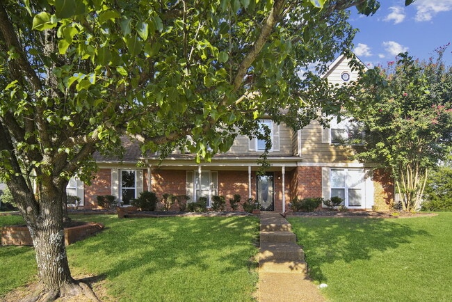 4498 Whispering Bend Dr