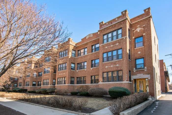 4013 N Southport Ave, Unit 4013 N Southport Ave in Chicago, IL - Building Photo