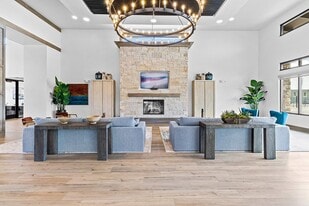 The Retreat Luxury Apartments & Townhomes