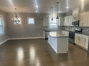 304 Spring St in White House, TN - Building Photo - Building Photo