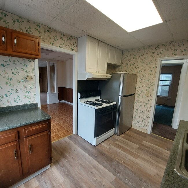 property at 320 Lincoln St