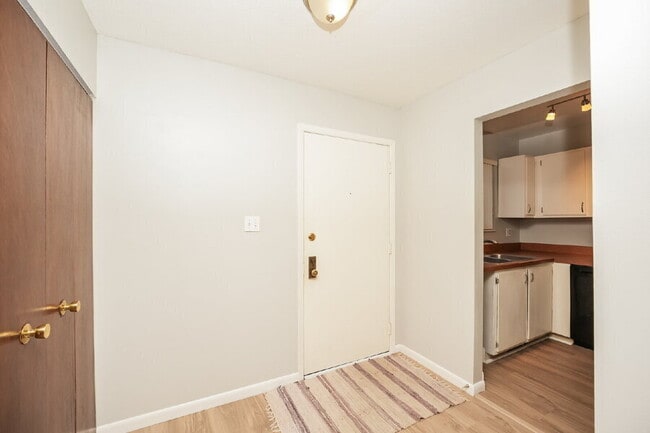 9471 Madison Ln in North Royalton, OH - Building Photo - Building Photo