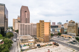 Flats on St. Mary’s in San Antonio, TX - Building Photo - Building Photo