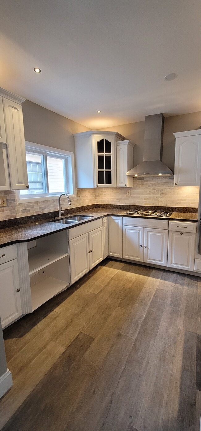 16 Ayer Pl in Rutherford, NJ - Building Photo - Building Photo