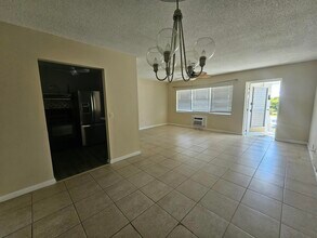145 Sheffield E in West Palm Beach, FL - Building Photo - Building Photo