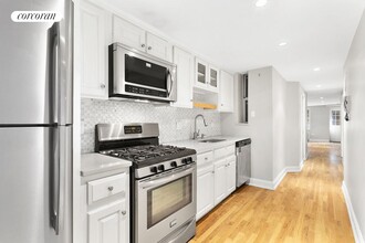233 W 16th St in New York, NY - Building Photo - Building Photo