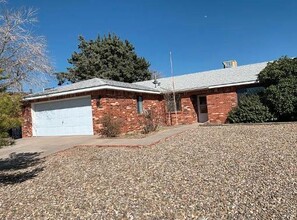 1220 Paisano St NE in Albuquerque, NM - Building Photo - Building Photo