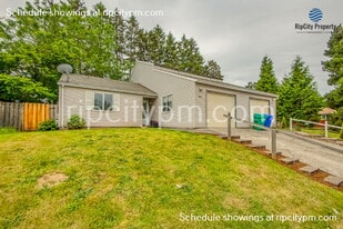 2452 SE 9th Ct in Gresham, OR - Building Photo