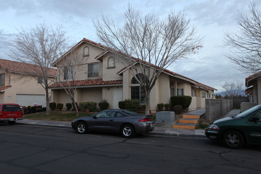 Rainbow Gardens in Las Vegas, NV - Building Photo