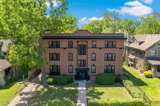 3708 Summit St in Kansas City, MO - Building Photo - Building Photo