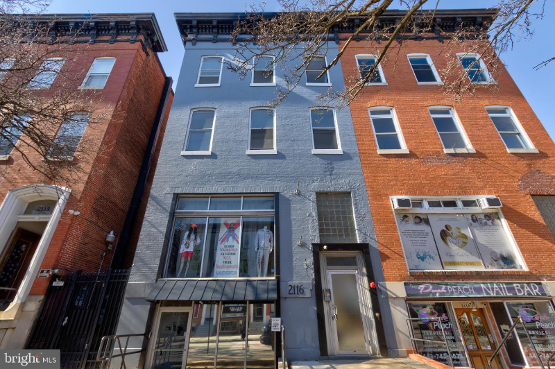 2116 N Charles St in Baltimore, MD - Building Photo