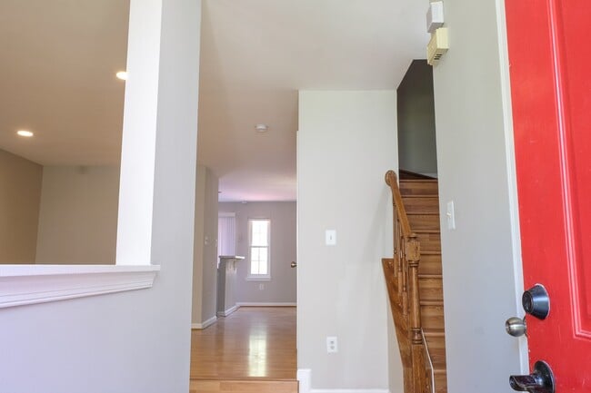 2751 Sweet Clover Ct in Silver Spring, MD - Building Photo - Building Photo