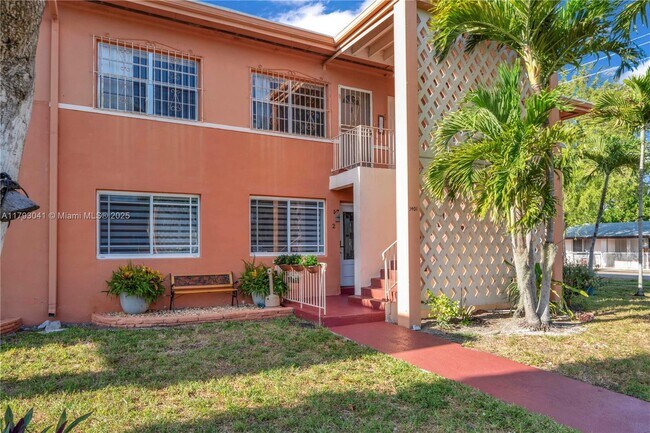 3401 SW 10th St in Miami, FL - Building Photo - Building Photo