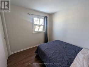 63 Pelham Rd in St Catharines, ON - Building Photo - Building Photo