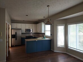 17315 Pine Cir in Omaha, NE - Building Photo - Building Photo