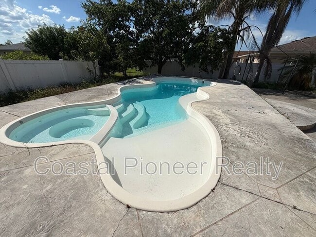 724 Versailles Ln in Kissimmee, FL - Building Photo - Building Photo