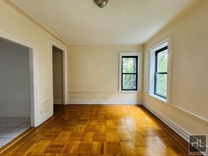 WEST 204 STREET in New York, NY - Building Photo - Building Photo