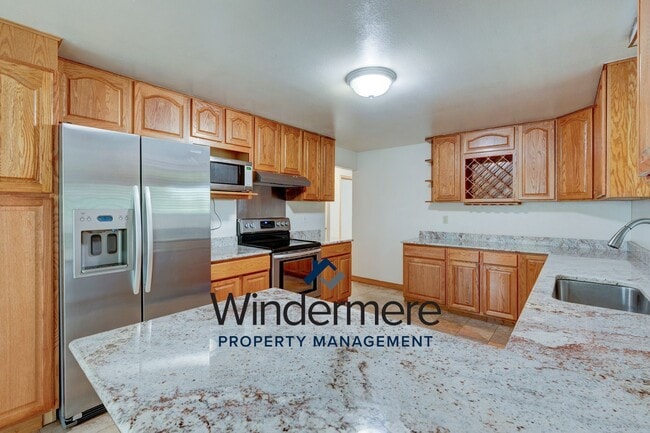 1179 SE O'leary St in Oak Harbor, WA - Building Photo - Building Photo