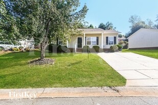 327 Olde North Church Dr in Concord, NC - Building Photo