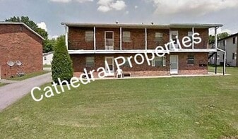 104 Lee Dr in O'Fallon, IL - Building Photo