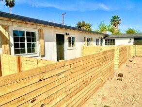 2346 W Orangewood Ave in Phoenix, AZ - Building Photo - Building Photo