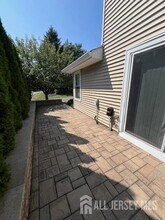 94 Driftwood Dr in Franklin Township, NJ - Building Photo - Building Photo