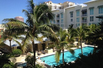 600 S Dixie Hwy in West Palm Beach, FL - Foto de edificio - Building Photo