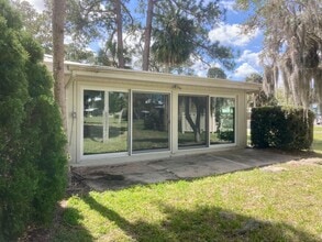 11499 W Bayshore Dr in Crystal River, FL - Building Photo - Building Photo