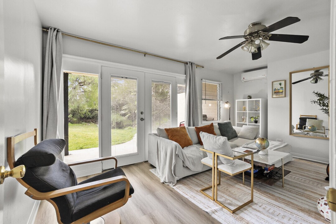 4989 Randlett Dr in La Mesa, CA - Building Photo