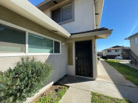 3479 20th St in Highland, CA - Building Photo