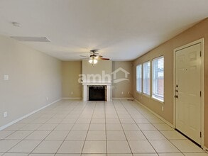 4135 President's Dr W in Houston, TX - Foto de edificio - Building Photo