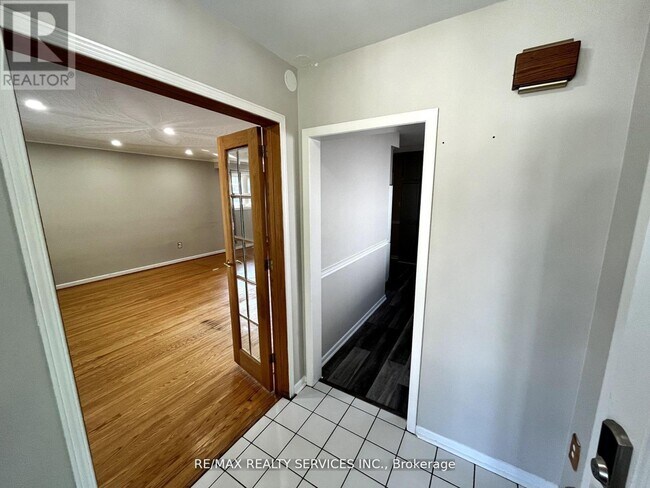 91 Ambleside Dr in Brampton, ON - Building Photo - Building Photo