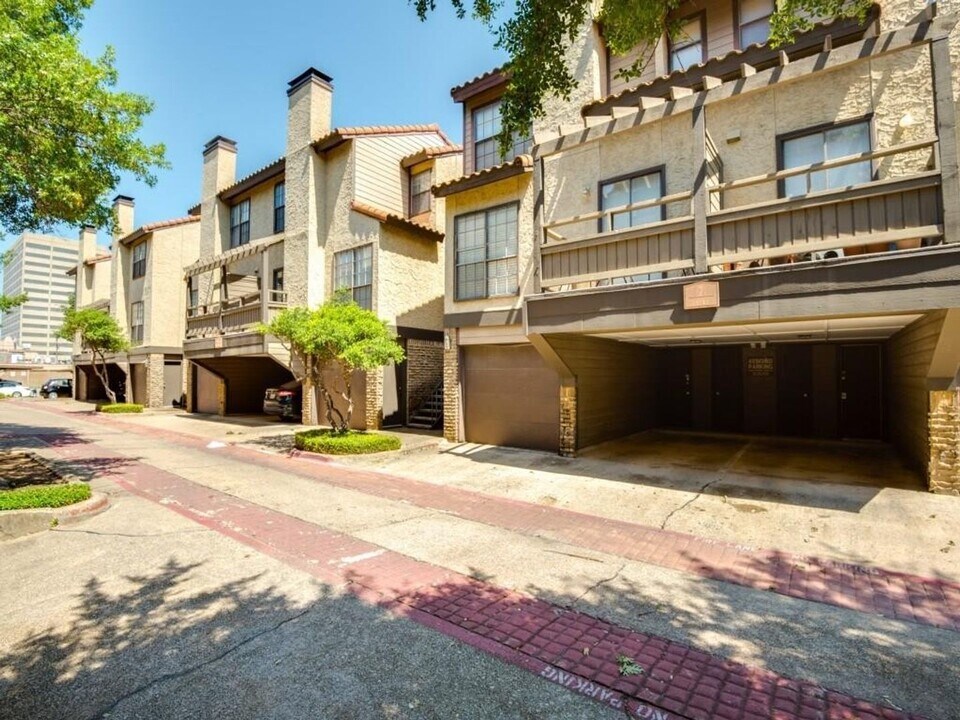 4800 Northway Dr in Dallas, TX - Building Photo