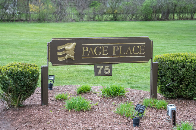 Page Place in Bedford, MA - Building Photo - Building Photo