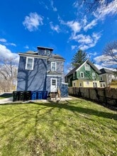 300 Milburn Dr in Syracuse, NY - Building Photo - Building Photo