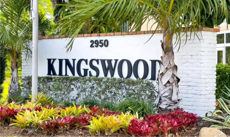 2950 SE Ocean Blvd in Stuart, FL - Building Photo