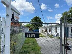 10310 SW 175th St in Miami, FL - Building Photo - Building Photo