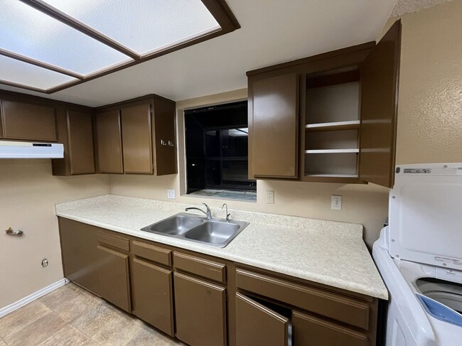 4154 159th St in Lawndale, CA - Building Photo - Building Photo