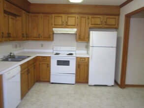 2010 Essex Dr in Sumter, SC - Building Photo - Building Photo