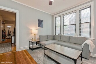 1900 W Oakdale Ave in Chicago, IL - Building Photo - Building Photo