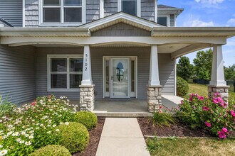 5102 Jacks Blvd in Champaign, IL - Building Photo - Building Photo