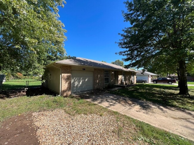 114 N Kyle Ave in Republic, MO - Building Photo - Building Photo