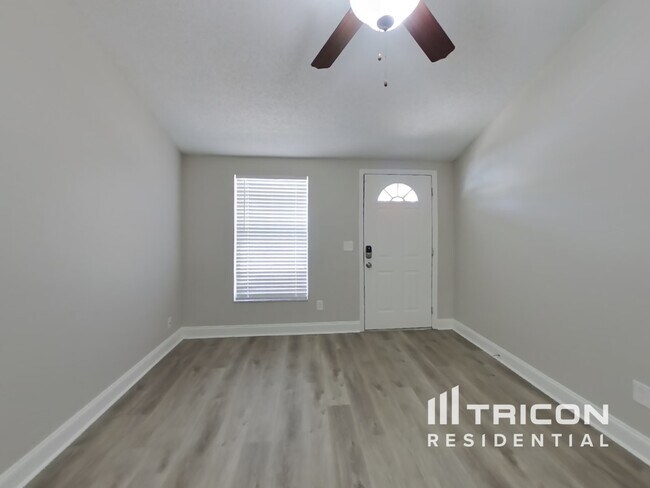3224 Saddlebrook Ave in Tampa, FL - Building Photo - Building Photo
