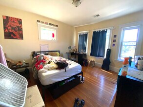 89 Winthrop St, Unit 2 in Medford, MA - Foto de edificio - Building Photo